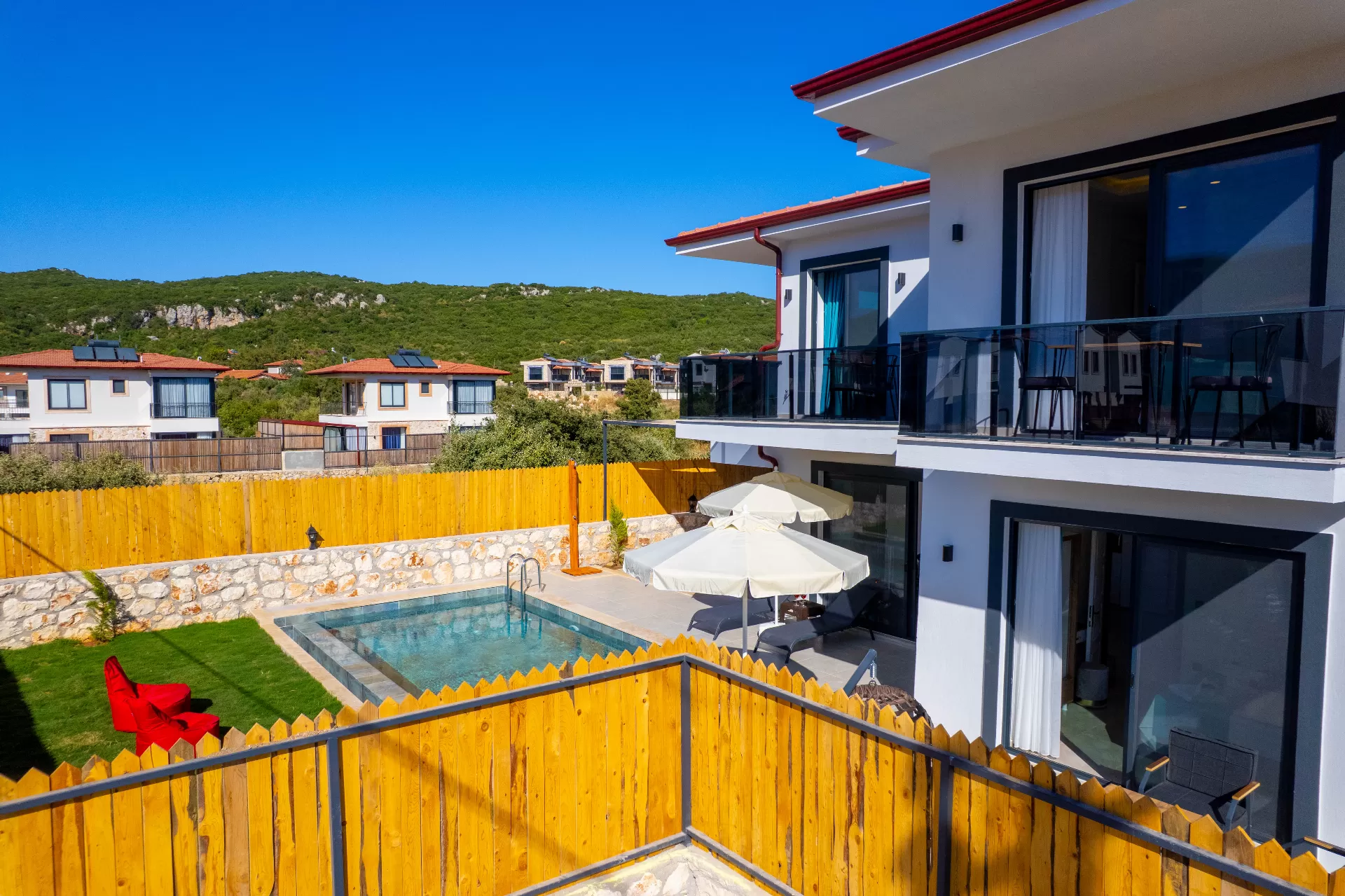 Villa White