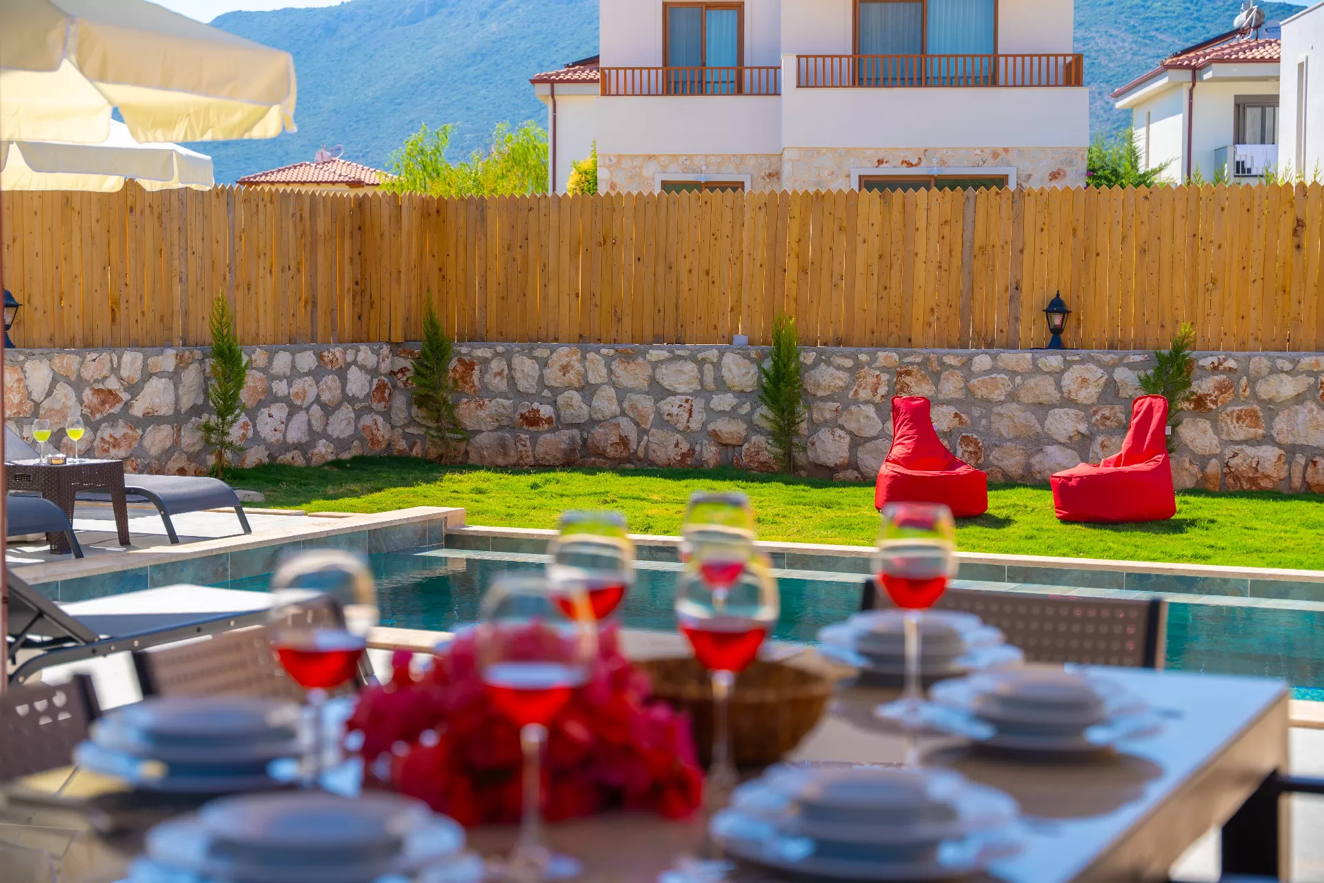 Villa White