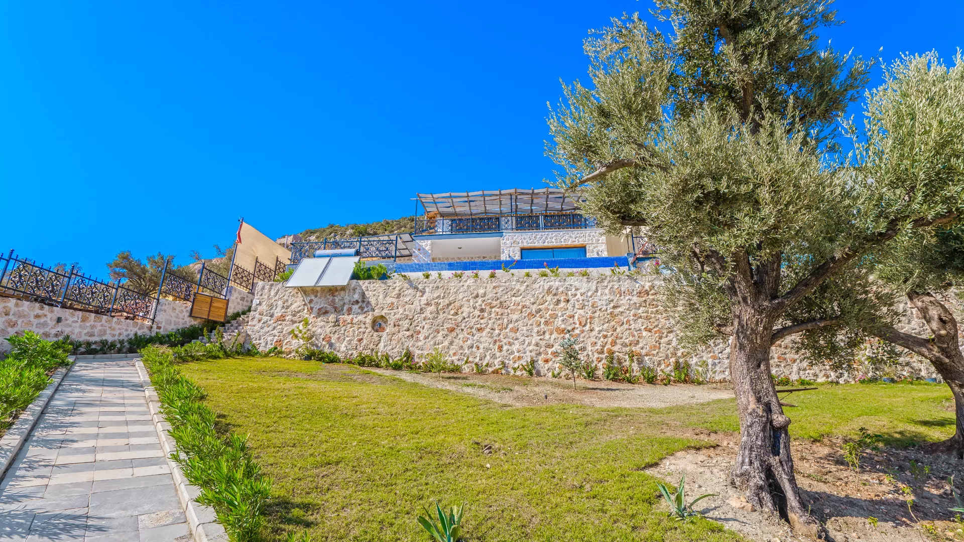 Villa Topur