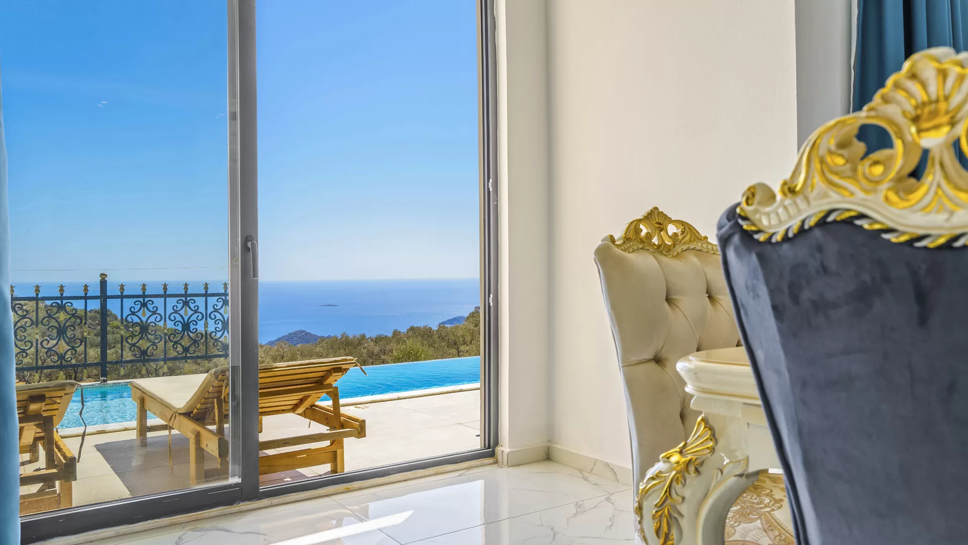 Villa Ant