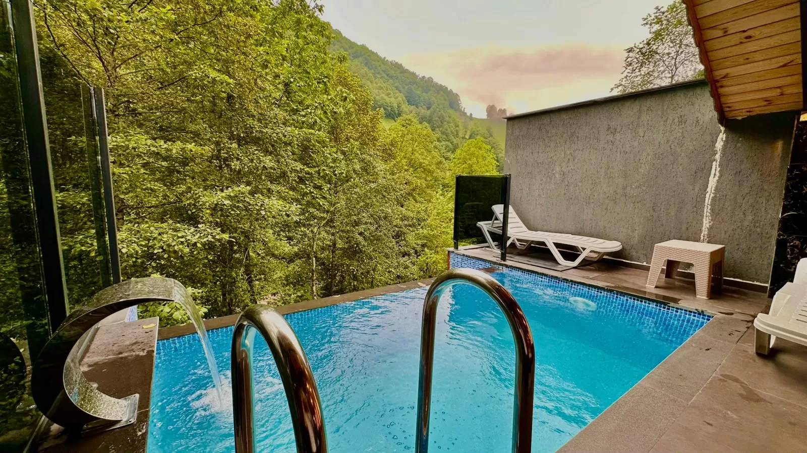 Waterfall Bungalow 2
